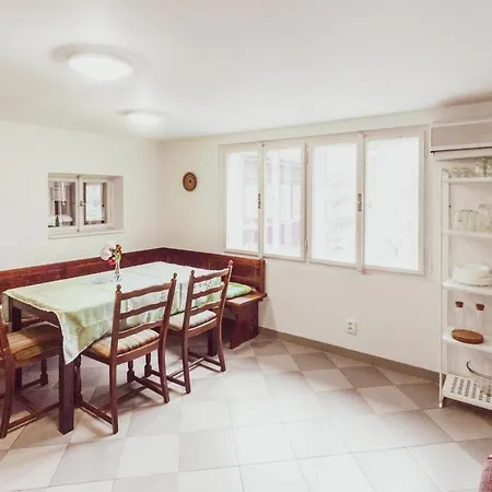 House In The Hills&woods, For 6-16 Guests, Prague 20km 펜션 Chyňava