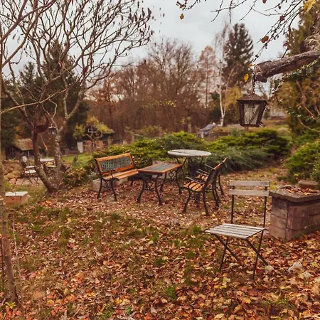 펜션 House In The Hills&woods, For 6-16 Guests, Prague 20km *