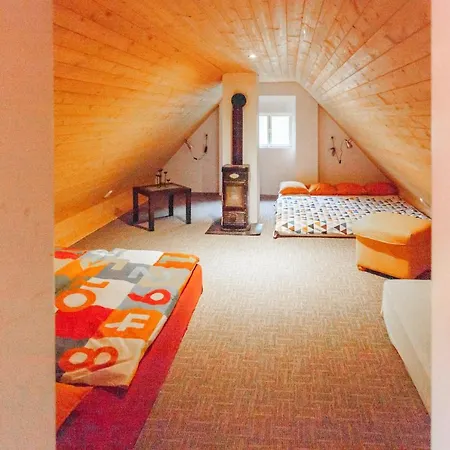 펜션 House In The Hills&woods, For 6-16 Guests, Prague 20km Chyňava