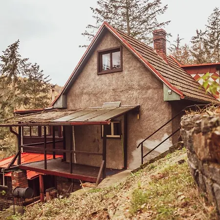 펜션 House In The Hills&woods, For 6-16 Guests, Prague 20km Chyňava