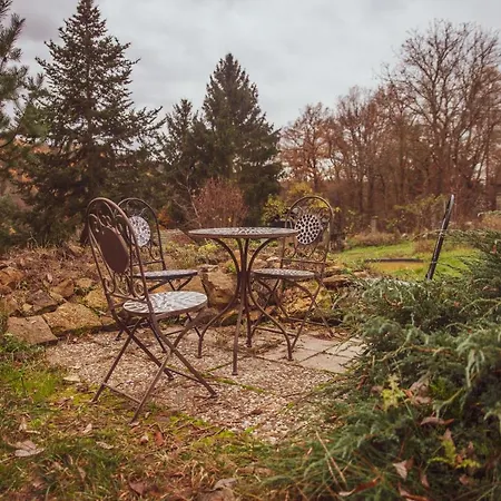 House In The Hills&woods, For 6-16 Guests, Prague 20km 펜션 Chyňava