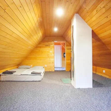 House In The Hills&woods, For 6-16 Guests, Prague 20km 펜션 Chyňava