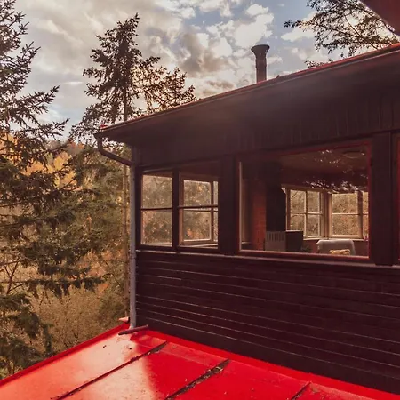 펜션 House In The Hills&woods, For 6-16 Guests, Prague 20km *